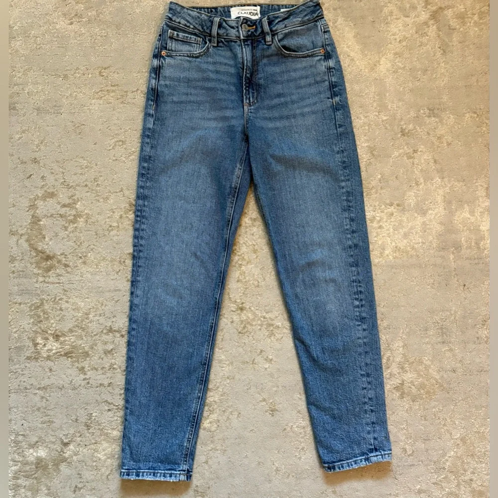 Dynamite Denim Claudia Blue Denim High Rise Waisted Distressed Mom Jeans Size 24 - Picture 3 of 11